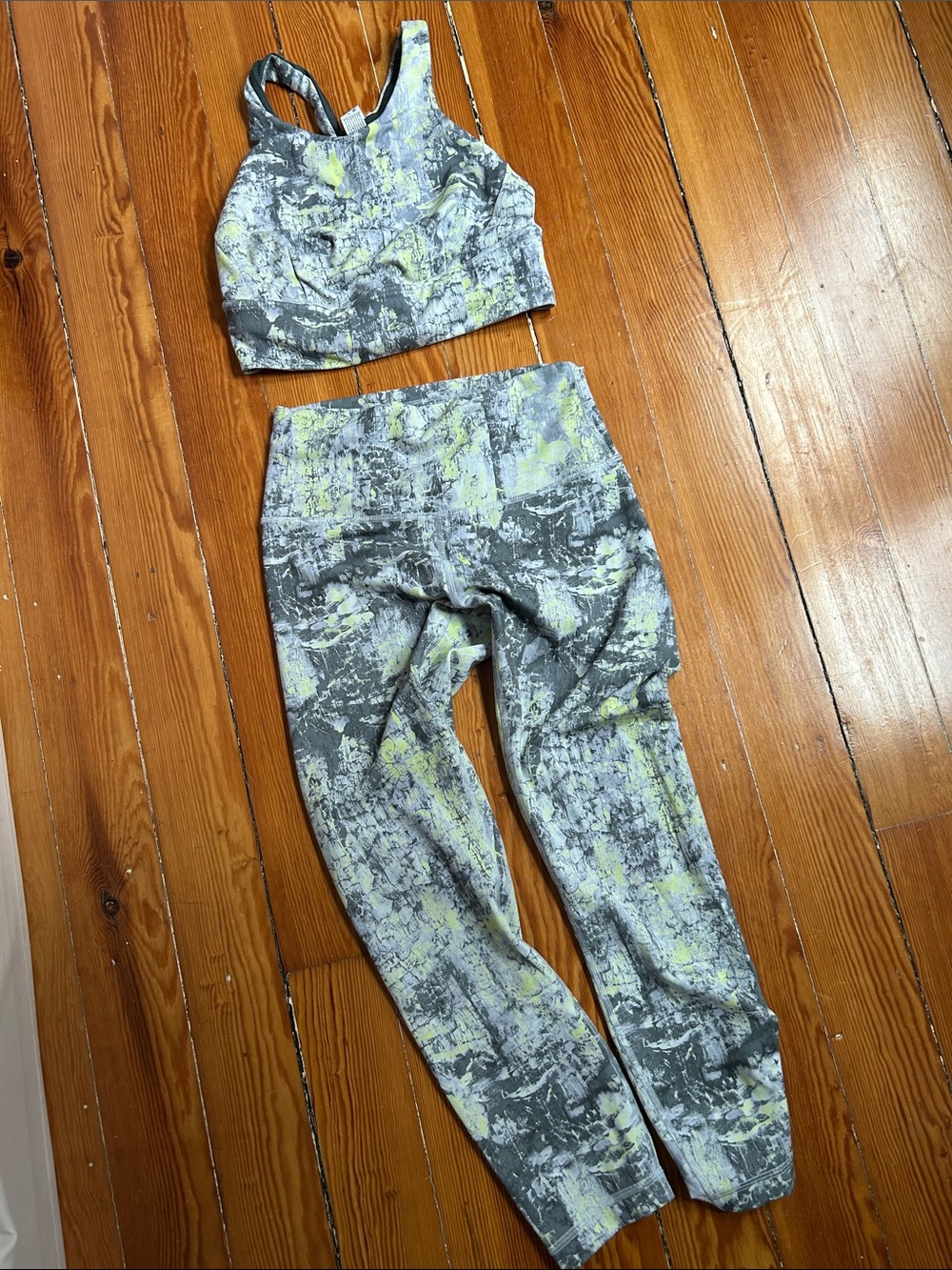 lululemon Charcoal and Lemon Workout Sports Bra with Abstract Print